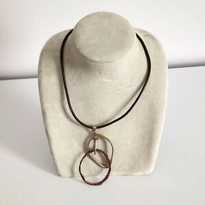 Elegant Gold and Brown Necklace